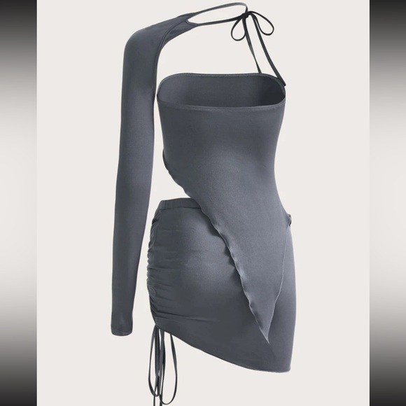 Asymmetrical three piece outfit - Picture 3 of 6